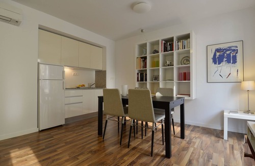 Central District Apartment | Alhambra Slowhomes