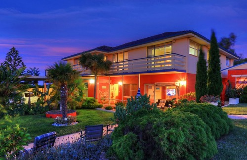 East Devonport Apartment | Alice Beside The Sea - Studio Apartment.