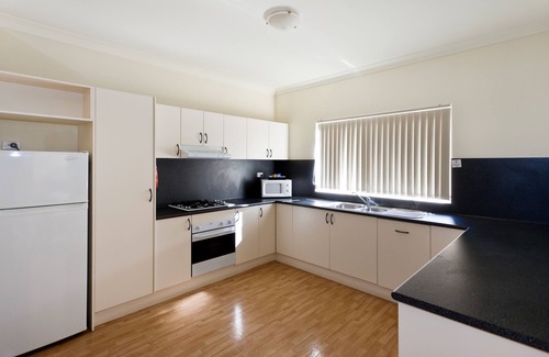 The Gap Hotel | Alice on Todd Apartments
