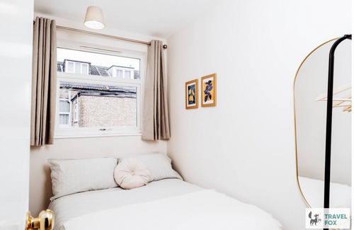 Sneinton House | Alices Central Stay Parking Motor Point Arena