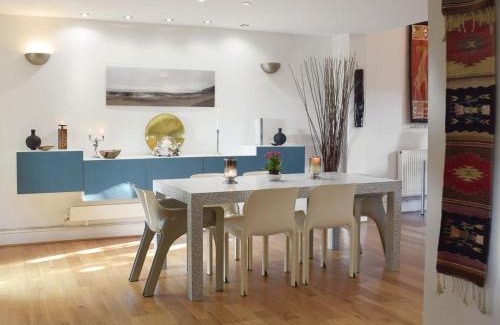 Wiseman's Bridge House | Alices Cottage