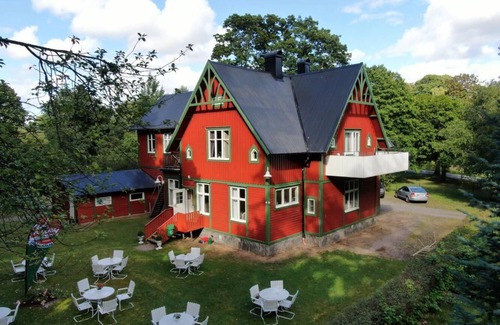 Alingsas Hostel | AlingsÃ¥s Vandrarhem - Villa Plantaget - Hostel