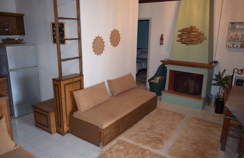 Agios Dimitrios Apartment | alisaxni seaside apartment(pelion Greece)