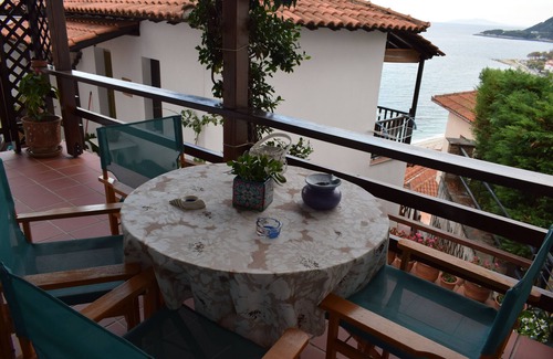 Agios Dimitrios Apartment | alisaxni seaside apartment(pelion Greece)