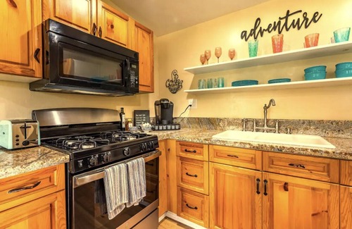 Three Rivers Cottage | All New Remodeled Cottage