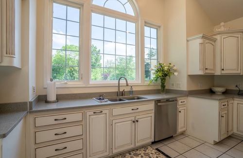 Carbondale House | All Pine Manor Estates Properties Available for Thanksgiving!