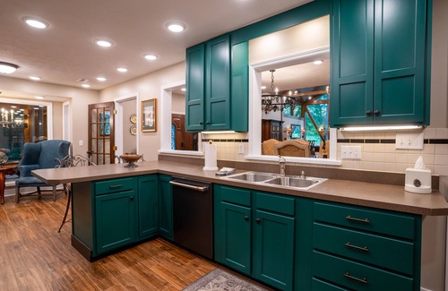 Carbondale House | All Pine Manor Estates Properties Now Open for Thanksgiving!