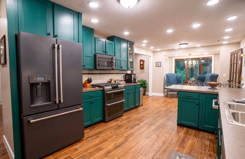 Carbondale House | All Pine Manor Estates Properties Now Open for Thanksgiving!
