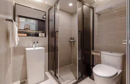 Lujiazui Hotel | All Season Hotel Mall Roadsubway station
