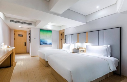 Lujiazui Hotel | All Season Hotel Mall Roadsubway station