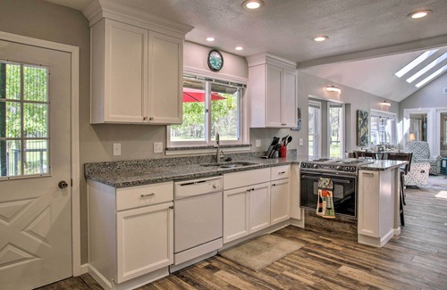 Chewelah House | All-Seasons Chewelah Home: Fish, Golf & Ski!