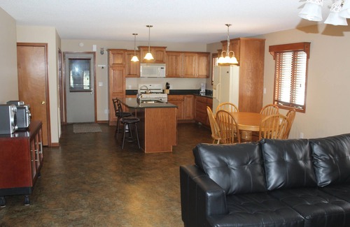 Fremont Cottage | All Sports Lake Cottage (255 Acre Lake). Completely Renovated. Cable, Wifi