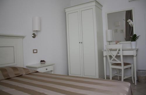 Castel Guelfo di Bologna Bed & Breakfast | Alla Corte Del Picchio Room & Breakfast