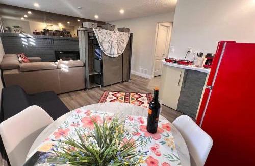 LaSalle House | Alluring Private Bachelor Unit