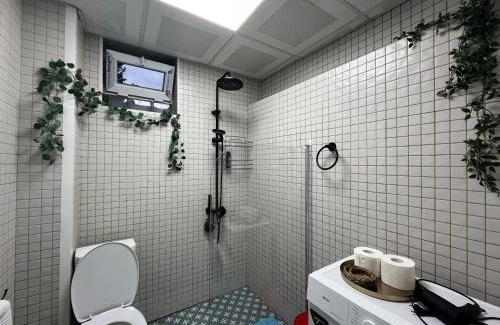 Makhinjauri House | Almadovarhouse