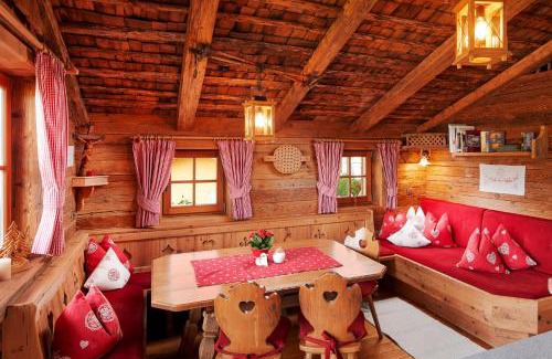 Hundsdorfl Ski Chalet | Almdorf Flachau - Luxus Hüttenurlaub