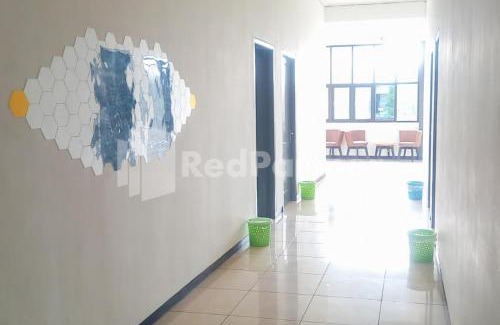Surabaya Hotel | Almeira Homestay Syariah Near RS Islam Al-Irsyad Mitra Reddoorz
