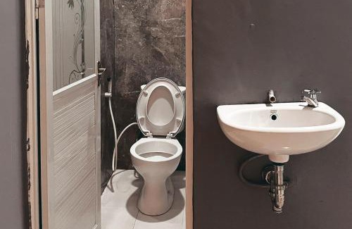 Ambon Hotel | Almira Homestay Ambon Mitra RedDoorz