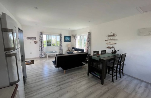 Colonarie Apartment | Almond Cottage at Waves Villa Guesthouse