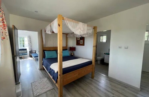 Colonarie Apartment | Almond Cottage at Waves Villa Guesthouse