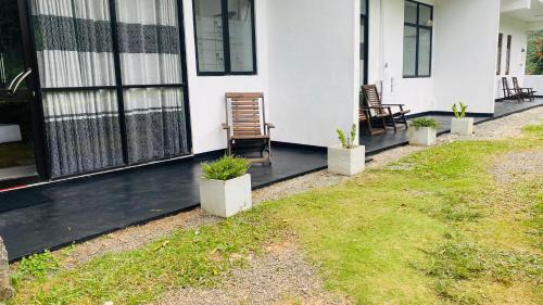 Kumbalwela Hotel | Aloft Grand Hotel Ella