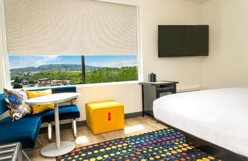 Ashley Oaks Hotel | Aloft Knoxville West