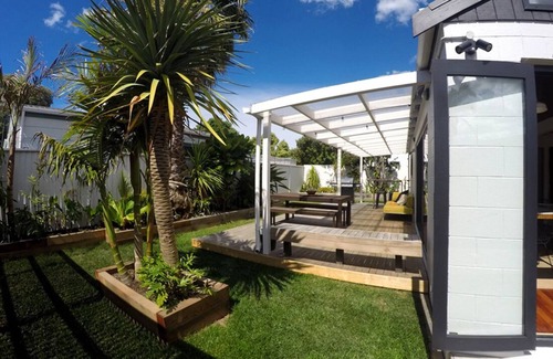 Papamoa Beach House | Aloha Beach House Papamoa - one block from the beach & close to the Coast Shops
