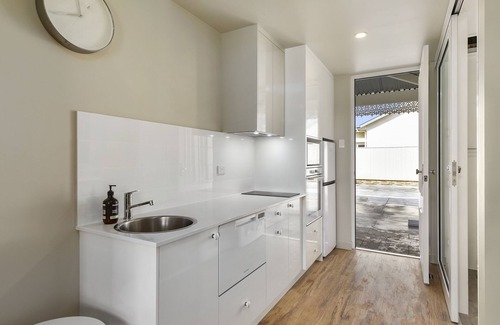Naracoorte House | Aloha Central Luxury Accommodation