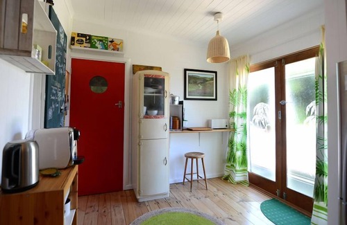 Silver Sands House | Aloha Silver Sands, sea and vines