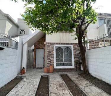 Guadalupe House | Alojamiento en Guadalupe