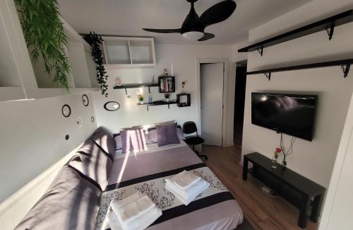 Puente de Vallecas Bed & Breakfast | Alojamiento ENTERO en Madrid, con ACCESO PRIVADO
