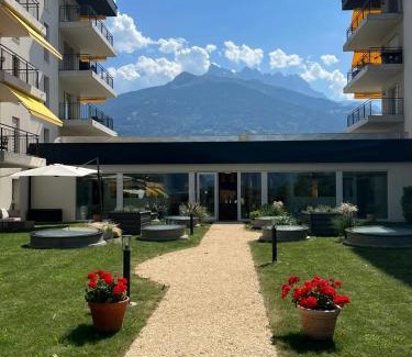 Collombey-Muraz Apartment | Alp Art Hotel Monthey