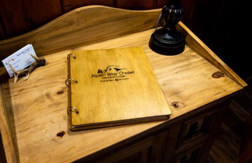 Evergreen Cabin | Alpen Way Chalet Mountain Lodge