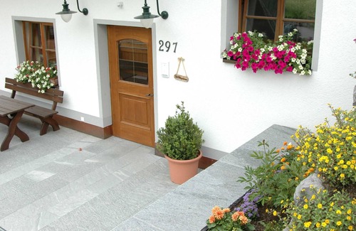 Silbertal Apartment | Alpenrebe Room 2 - Hotel-Pension Faneskla * * * Apartments