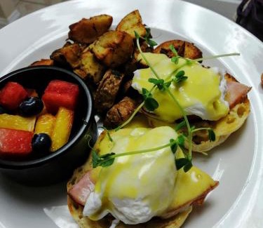 Revelstoke Bed & Breakfast | Alpenrose Revelstoke Bed & Breakfast