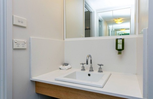 Greenway Hotel | Alpha Hotel Canberra