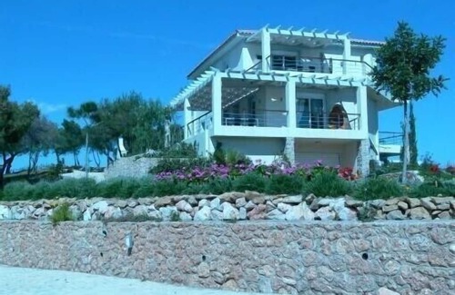 Kilada Apartment | AlphaVilla to relax in peace, with a beautiful view of the sea. Welcome!