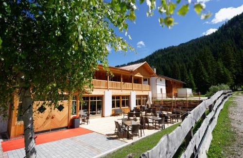 Braies Hotel | Alpin Natur Hotel Brückele