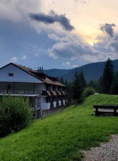 Rausor Hotel | Alpina Retezat