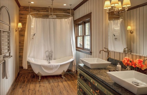Superior House | Alpine Falls Ranch