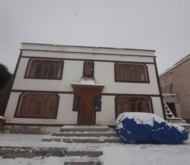 Kargil House | Alpine guest house