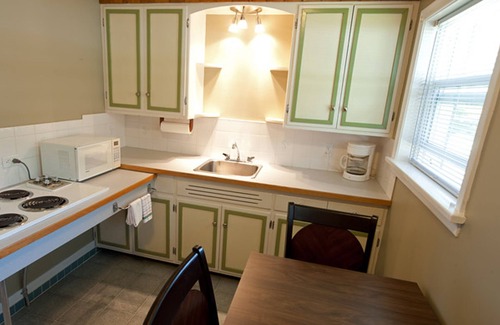 Nelson Hotel | Alpine Inn & Suites