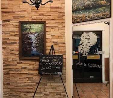 Grande Cache Hotel | Alpine Lodge Motel & Restaurant
