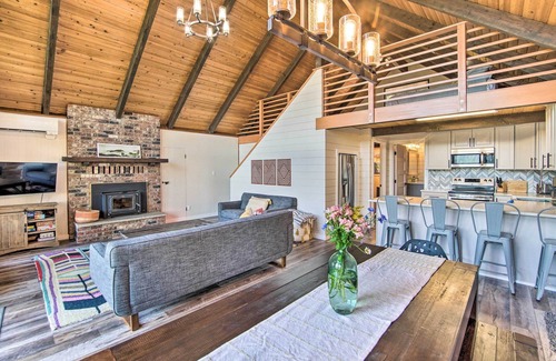 Cle Elum Cabin | Alpine Retreat w/Hot Tub & Mountain Views!