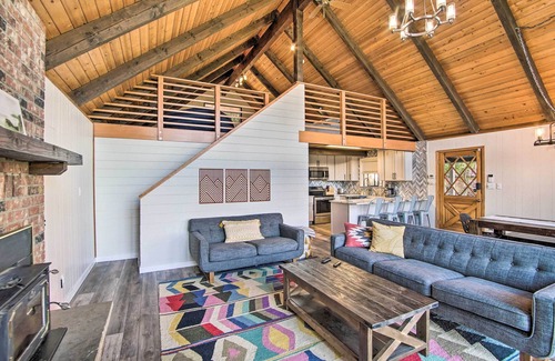 Cle Elum Cabin | Alpine Retreat w/Hot Tub & Mountain Views!
