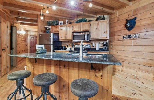 White Oak Lodge Cabin | Alpine Spirit - Smoky Mountain Family Fun!