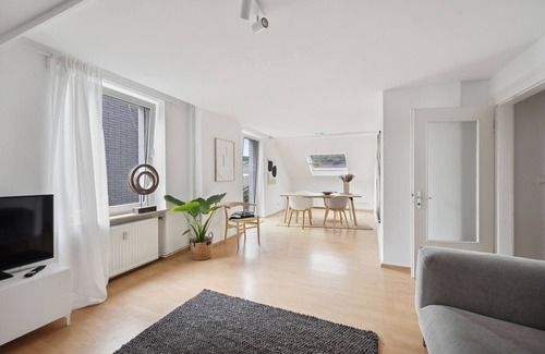 Schwelm Apartment | Altbau Dachgeschoss Traum in Schwelm 4 Zimmer Terrasse