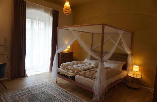Pirna Apartment | Alte Brennerei Schloss Zehista EG Rittersporn