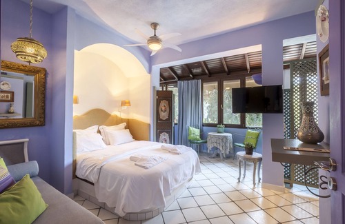 Paradhisos House | Alterra Vita