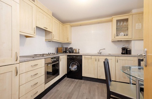 Gorgie Apartment | ALTIDO stylish 2bed flat w/balcony & free parking